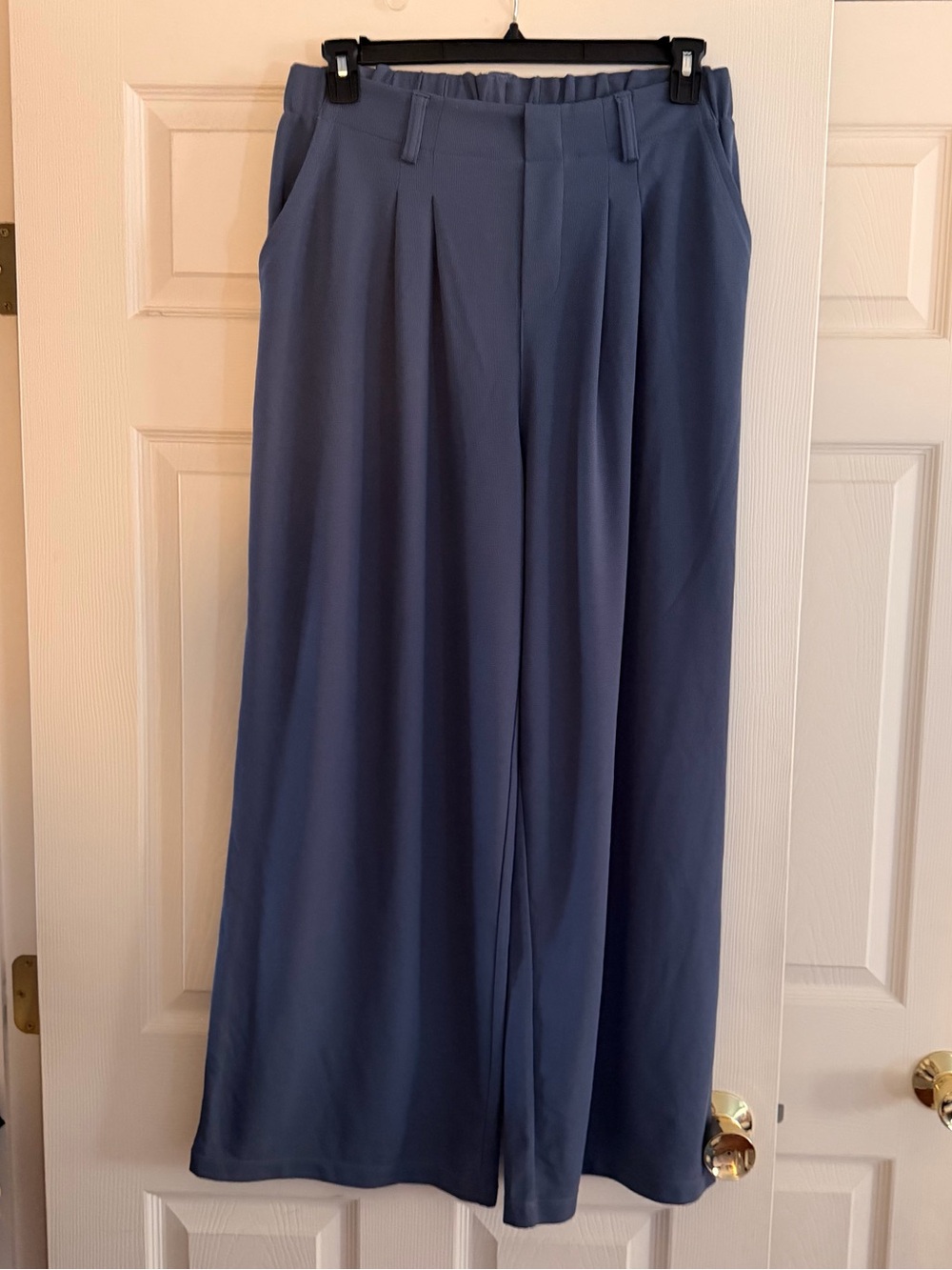 HALARA Navy Wide-Leg Pleated Trousers
